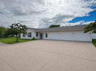 929 Bluff St, Quinnesec, MI 49876
