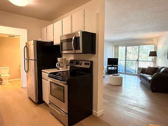 3rd image of 15020 N Bluff Rd #218