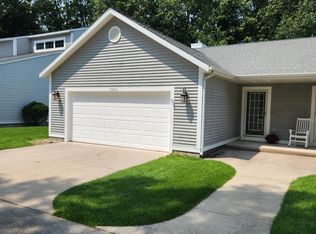 2966 Ridgeview St, Muskegon, MI 49445