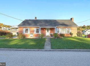 305 Glenvue Rd, Glen Rock, PA 17327