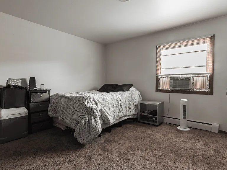 814 W Hillcrest Dr #B — Photo 5