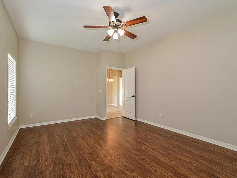 2061 Ribbon Falls Pkwy — Photo 9