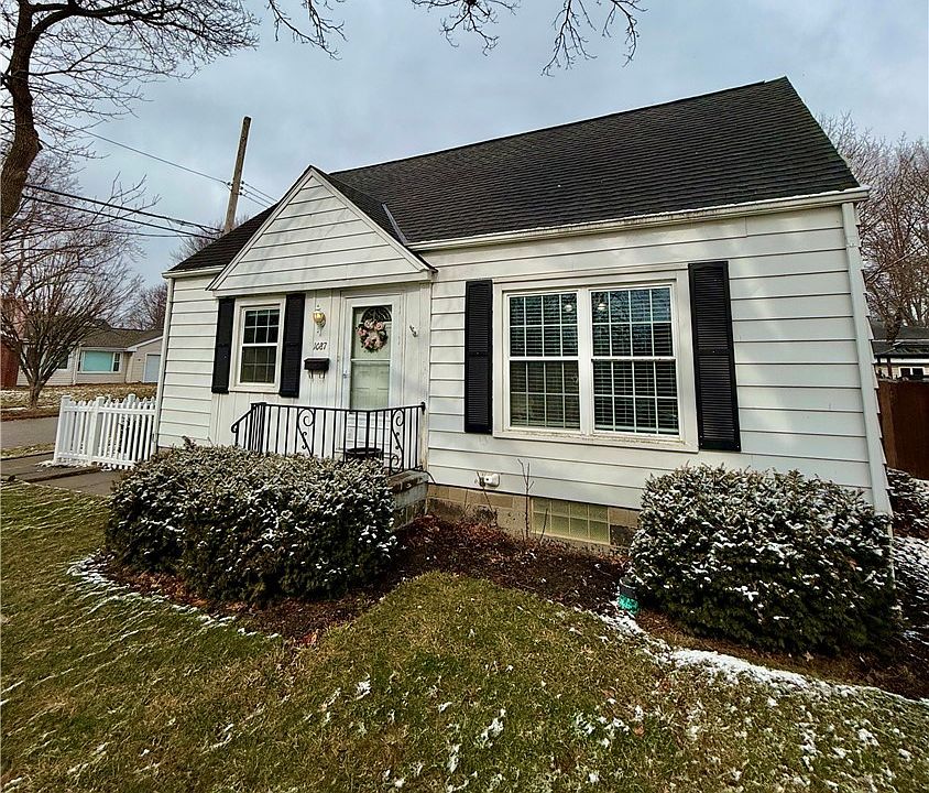 1st image of 1087 Roosevelt Ave