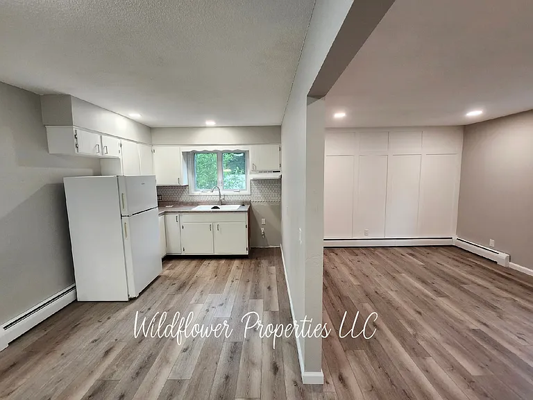 706 S Center St #4 — Photo 6