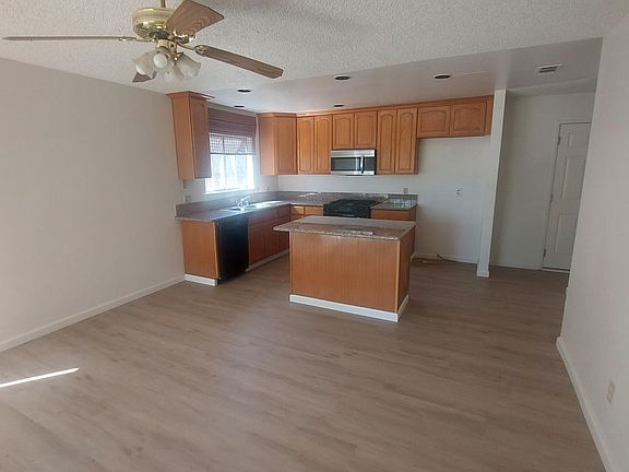 5th image of 9564 Countryroads Dr