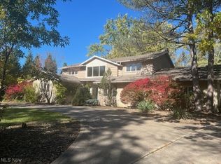 23801 Hermitage Rd, Shaker Heights, OH 44122