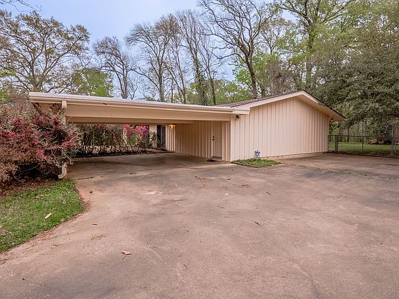4th image of 924 Northwood Cir