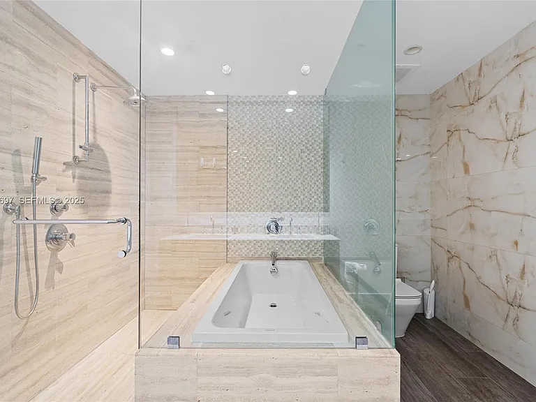2900 NE 7th Ave #4004 — Photo 37
