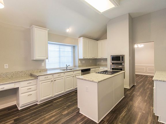 3rd image of 6211 Fannin Dr