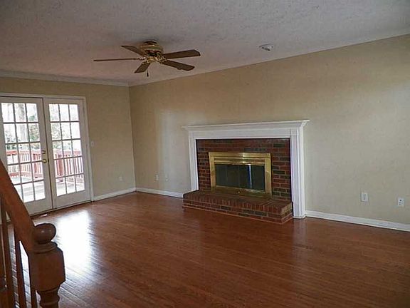 3rd image of 672 Golden Brook Ct