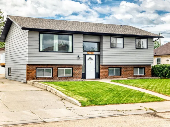 3909 39th Ave, Leduc, AB T9E 4W4