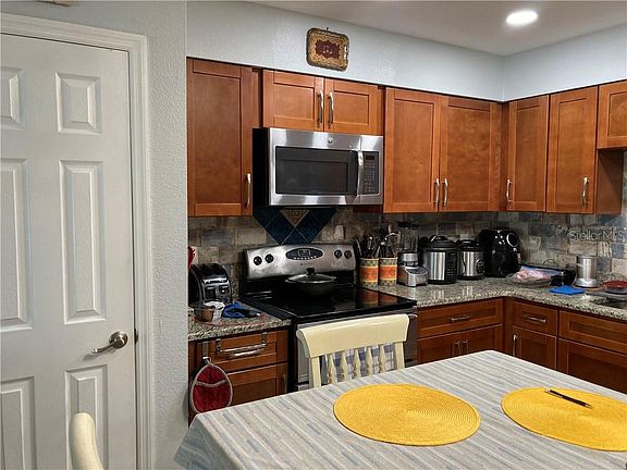 4th image of 127 Arkwright Dr