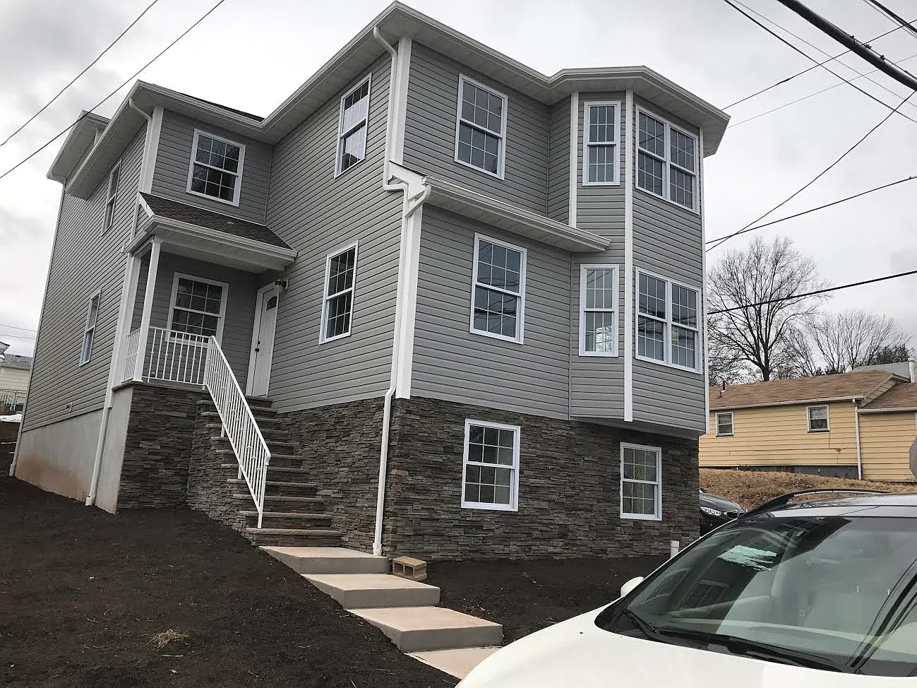 245 Correja Ave photo 1