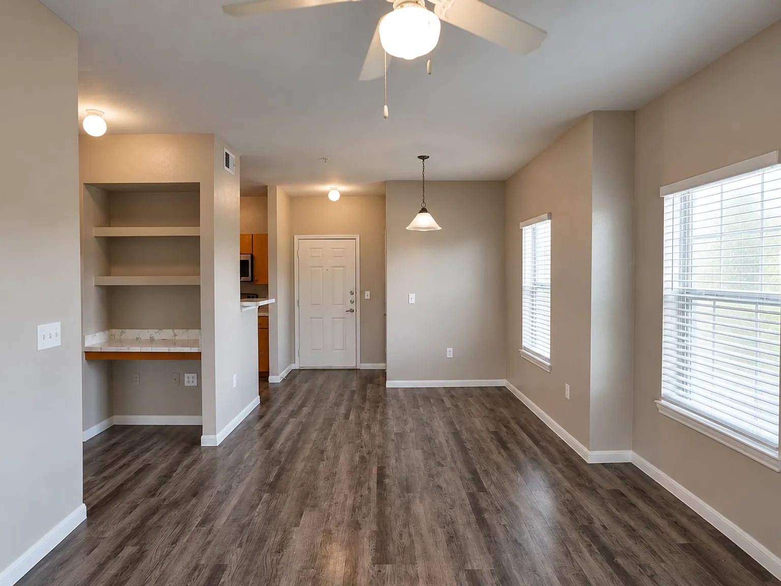 Cambria Cove Apartments — Photo 3