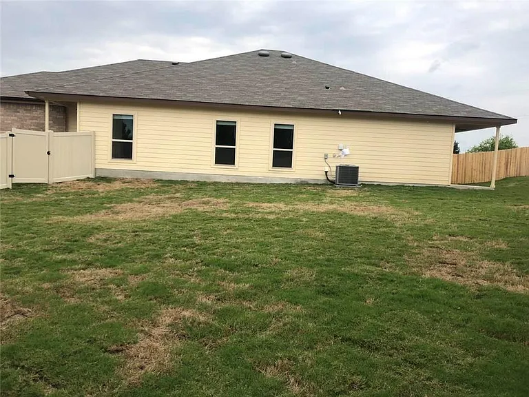351 Joanne Loop #A — Photo 15