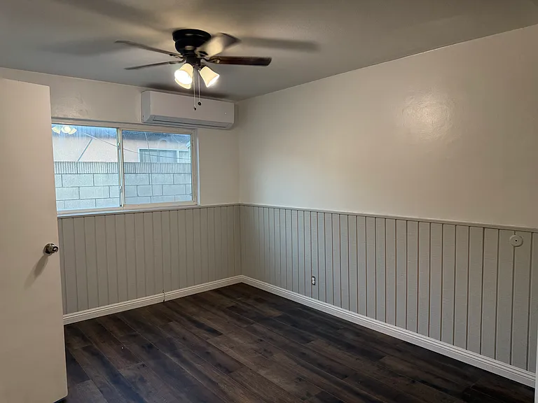 10452 Longden St — Photo 12