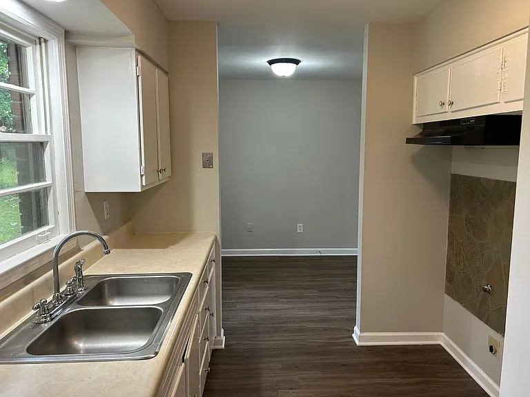 1296 Vicksburg Dr — Photo 6