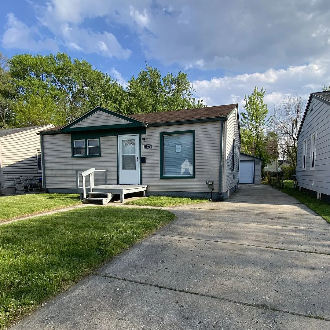 Bright 3-Bedroom Ranch for Lease in Warren — Photo 2