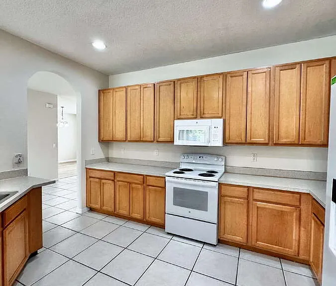 530 Kilgour Ave S — Photo 16