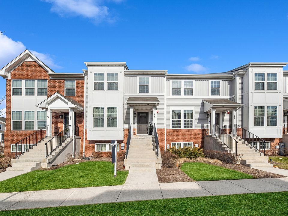 1st image of 63 Nicholas Dr E