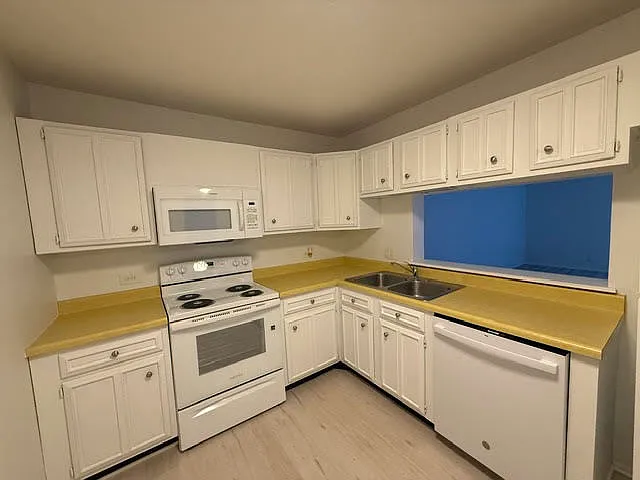 1265 N Sterling Ave #107 — Photo 5