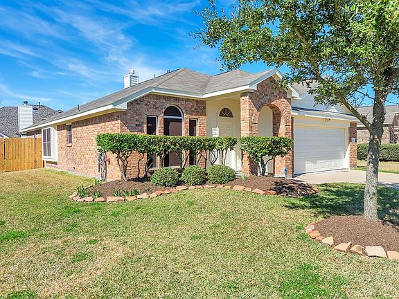 3rd image of 2515 Maverick Park Ln