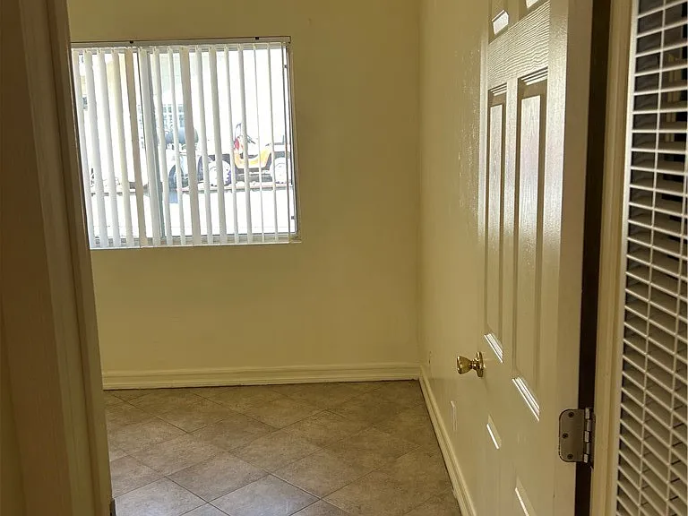 669 W Ofarrell St — Photo 19