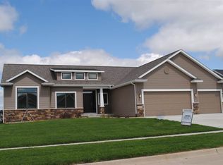 4302 Granite Ridge Rd, Cedar Falls, IA 50613