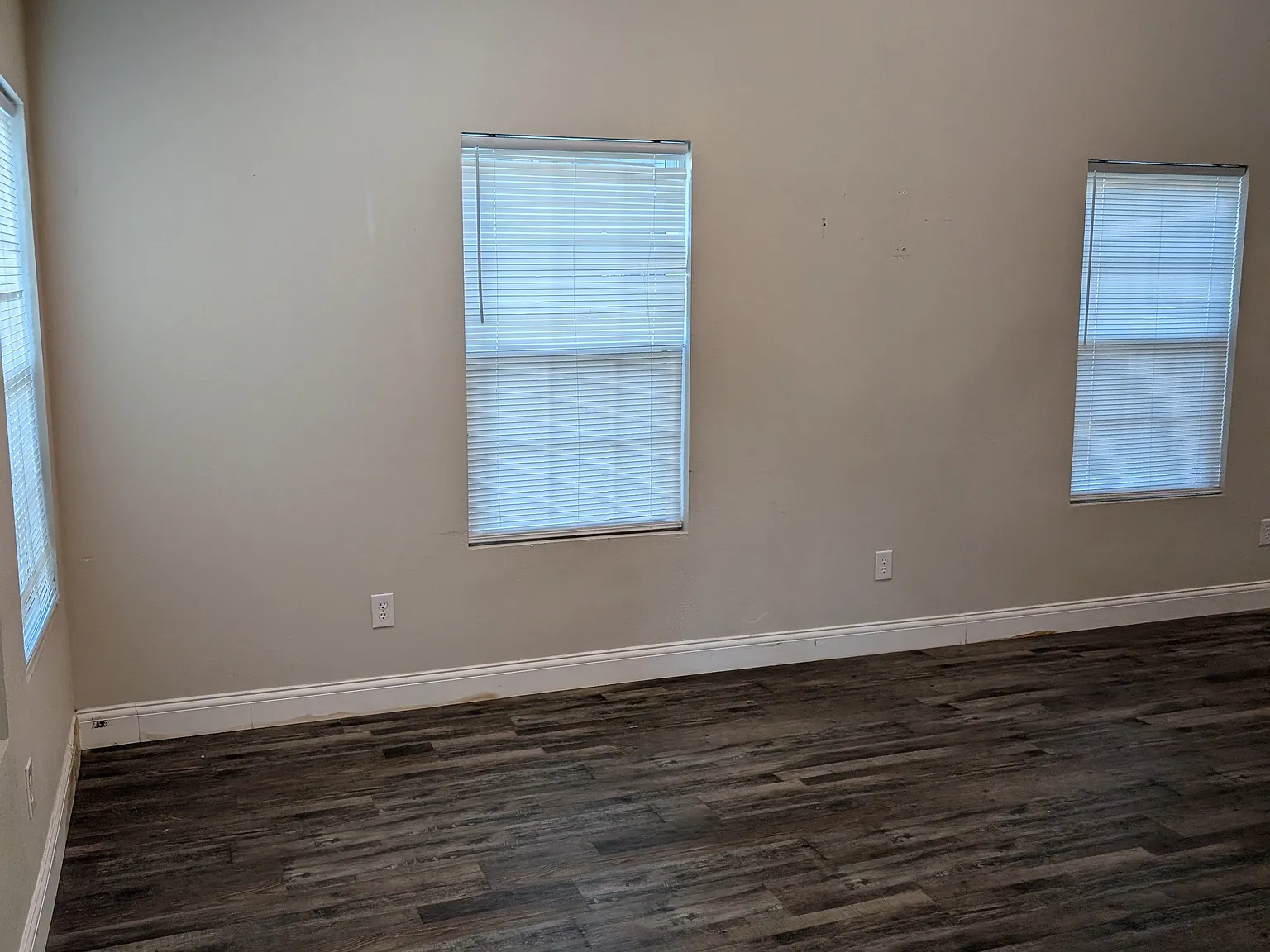 2 Story Woodbridge Rental — Photo 3