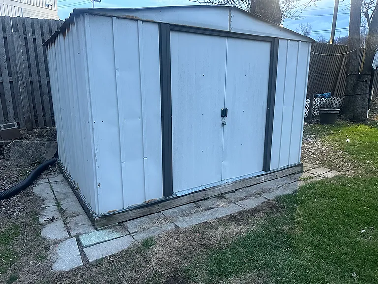 677 Thompson Ave — Photo 7