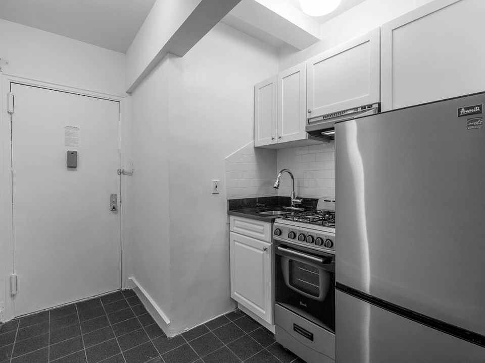 1st image of 253 W 72nd St APT 1807