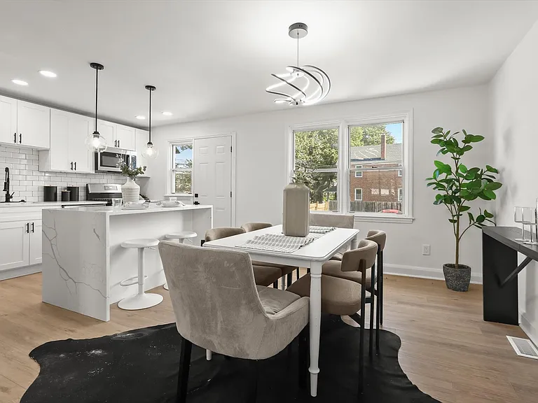1302 Woodbourne Ave — Photo 21