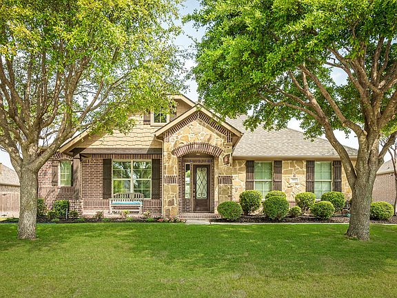2nd image of 381 Komron Ct