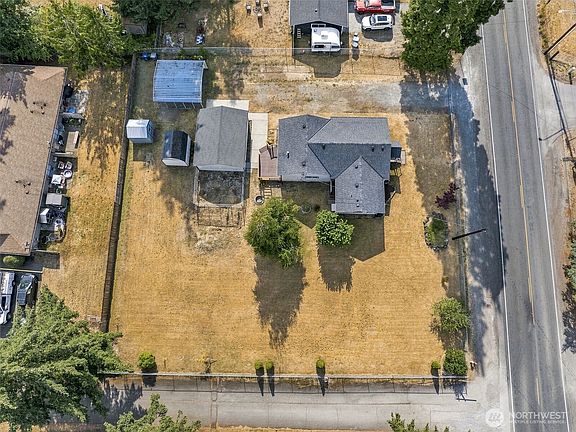 5th image of 11204 122nd Street E