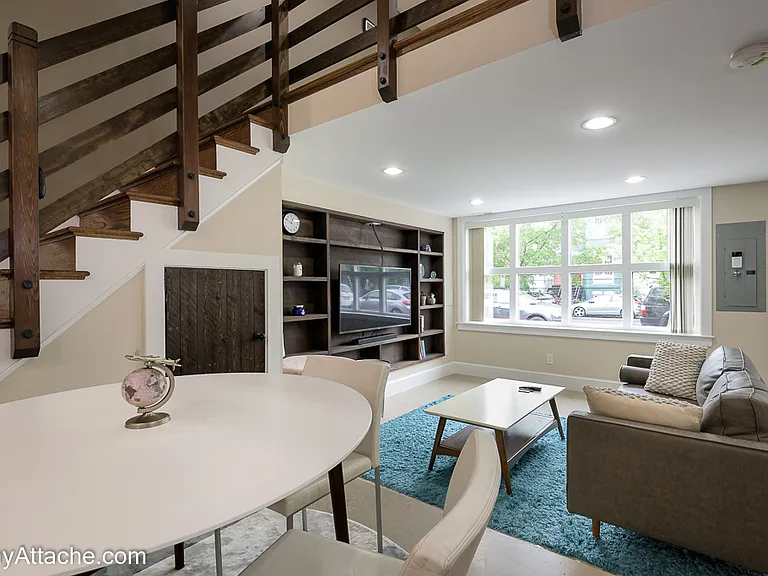 717 F St NE — Photo 9