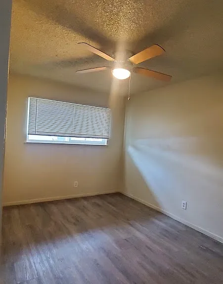 4431 E Hedges Ave #C — Photo 5