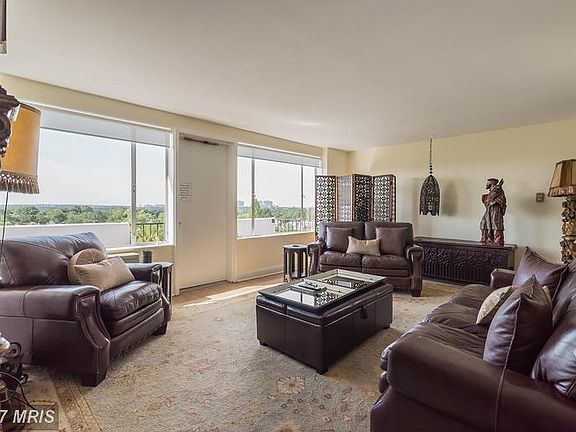 5th image of 4501 Arlington Blvd APT 809