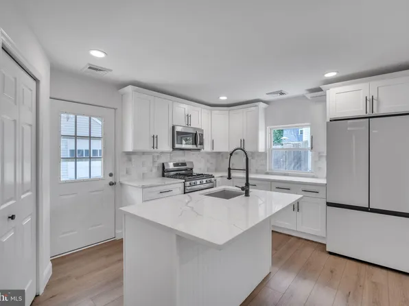 975 Willow St, Southampton, PA 18966