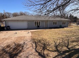 2422 Brookfield Dr, Manhattan, KS 66503