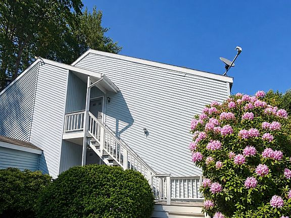 Tenant has private stairway entry to 2nd floor unit