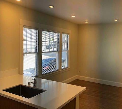 3rd image of 695 Greenwich St APT 3