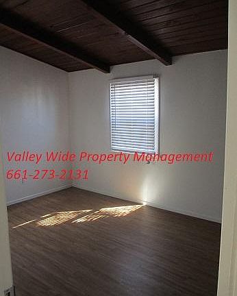 5th image of 1042 W Avenue P14
