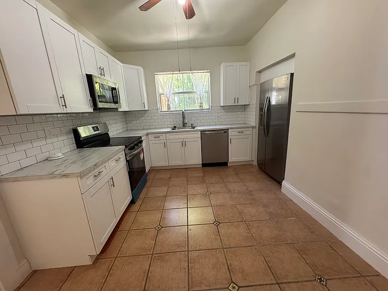 1769 SW 24th Ter — Photo 12
