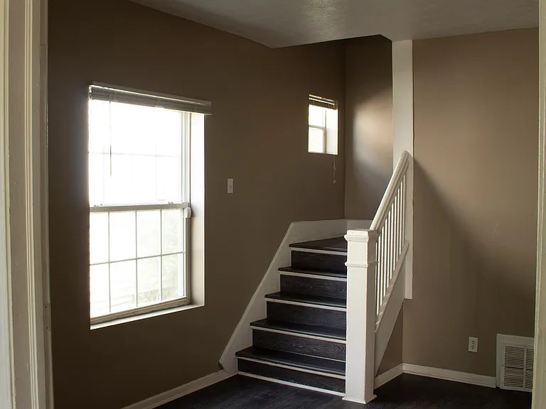 1103 N Keystone Ave — Photo 7