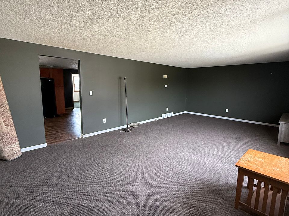2nd image of 155 Victory Ave Floor 1