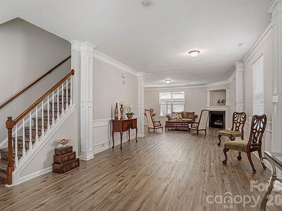 2nd image of 13622 Stringfellow Ln