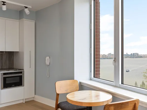 20 River Terrace image 3 of 24