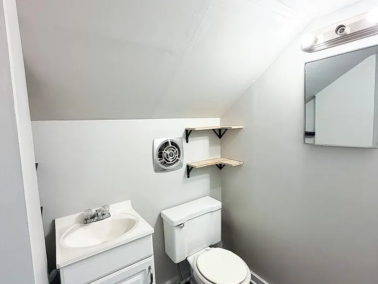 1337 N Waco Ave — Photo 11