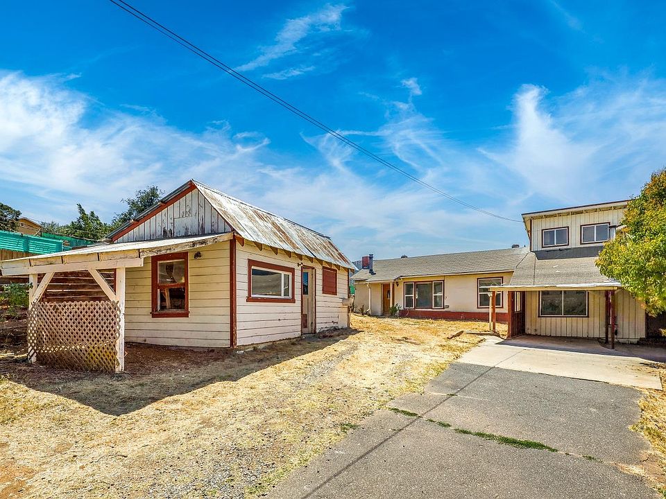 1st image of 371 Luddy Ln