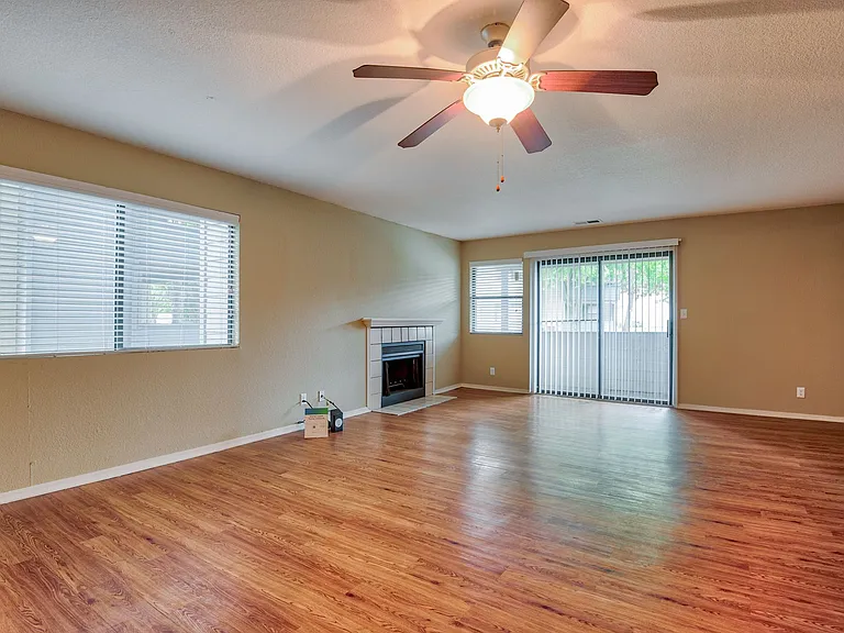 9320 S College Ave — Photo 33